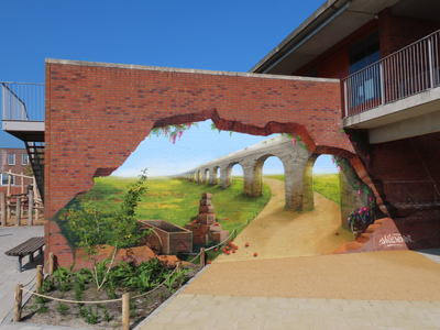 912749 Afbeelding van de recent aangebrachte muurschildering van JanIsDeMan (Jan Heinsbroek) op een muur aan het ...